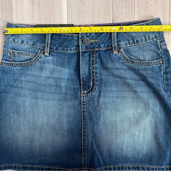 Wrangler Women's Retro Mae Mid Rise Stretch Jean Skirt- Size 6 - Picture 9 of 9